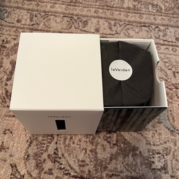 leVerden Bamboo Forest Scented Candle - Picture 2 of 3